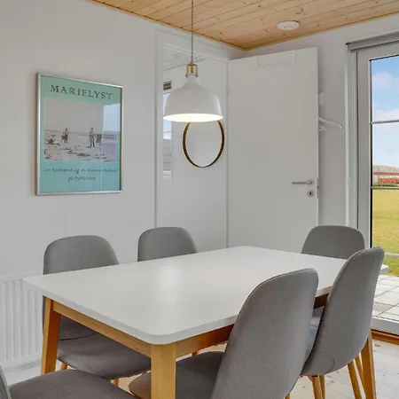 Lovely In Vaeggerlose With Kitchen Daire